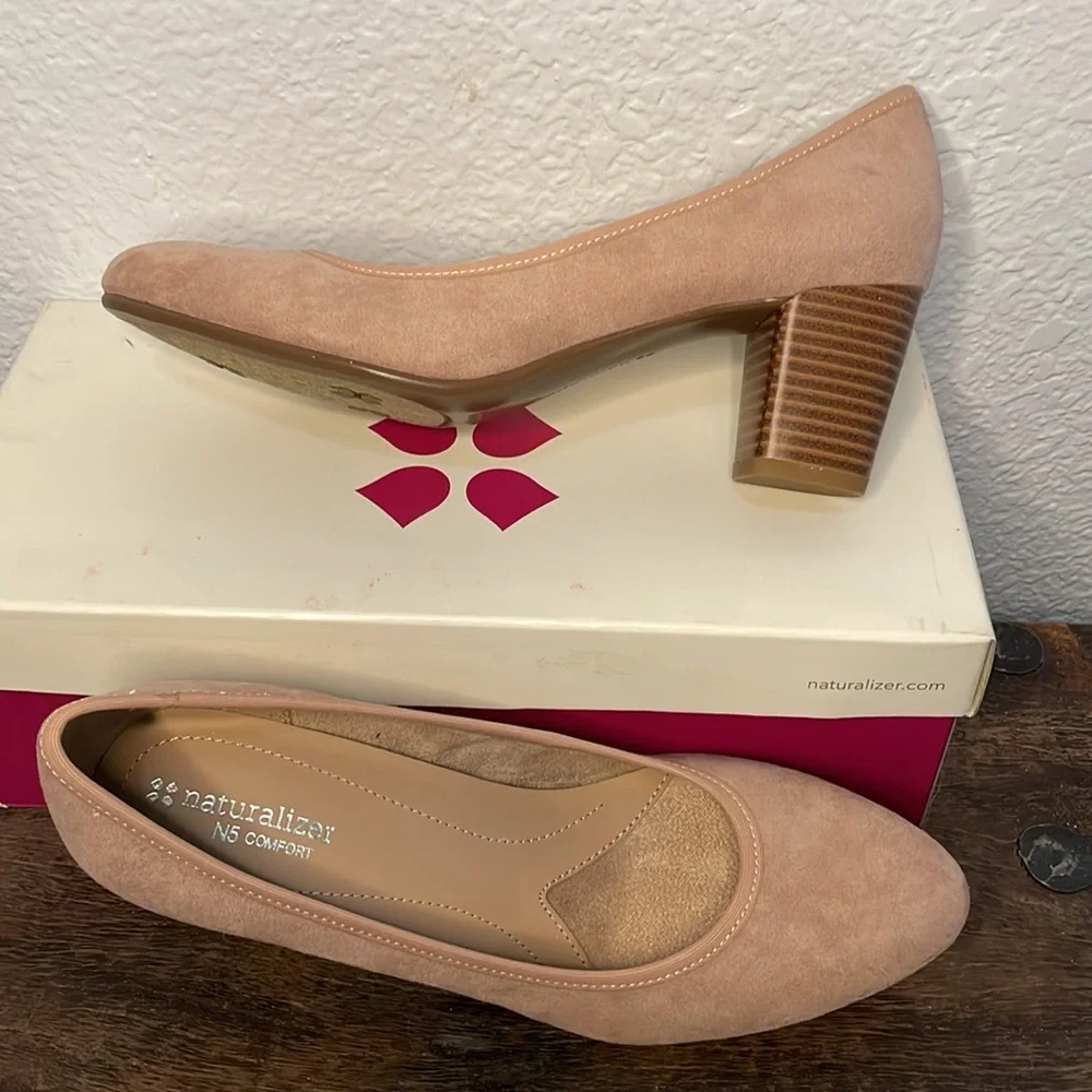 Naturalizer Pink/Mauve Block Heel Pumps